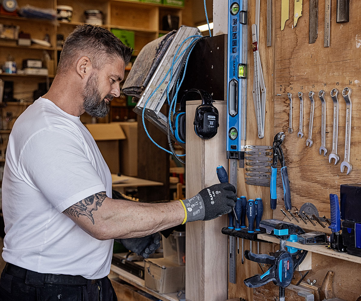 Socket wrench, allen keys and torque tools