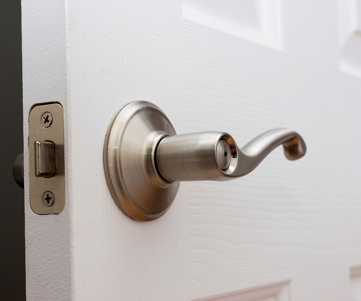 Knobs & handles